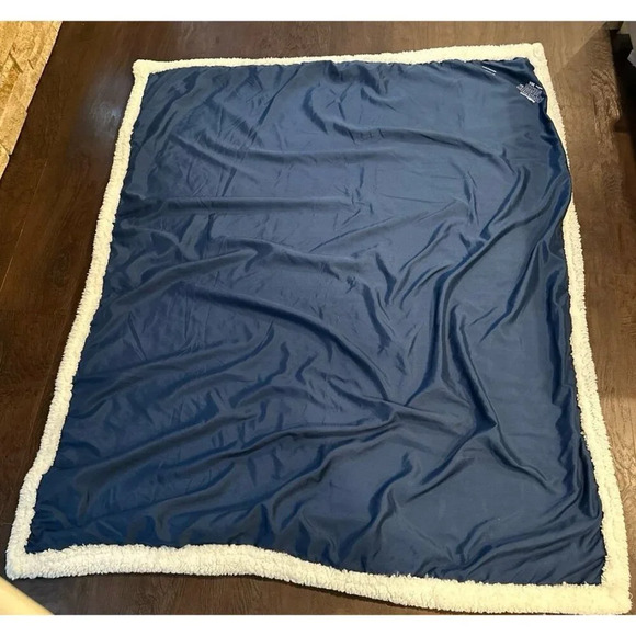 Walt Disney World RUN DISNEY Plush Blanket - Picture 3 of 3